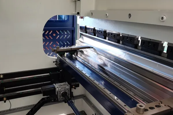 Backgauge x+ r axis